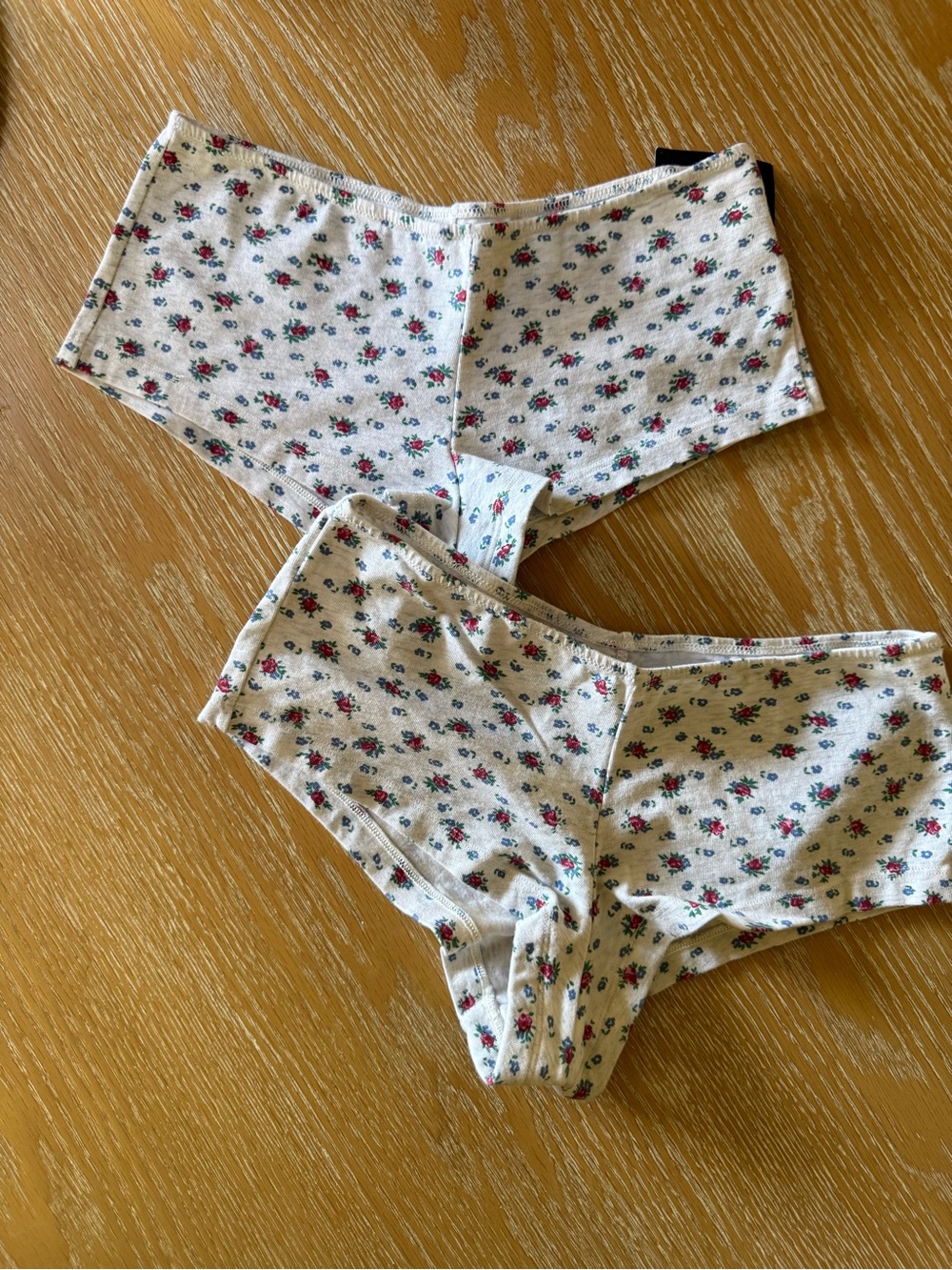 Brandy Melville NWT 2 pair Set Lot Cotton Underwear/ Boy Short Floral One Size - Picture 3 of 6